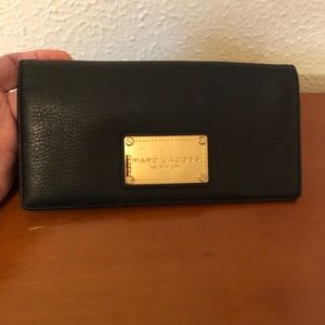 Marc Jacobs’s black leather wallet